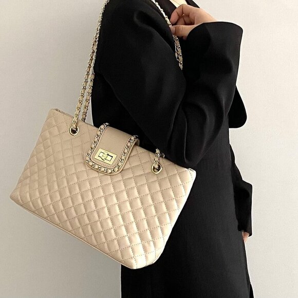 Premium Quilted Tote Handbag for Women - Adjustable Straps, 2 Sizes Available - Picture 3 of 8